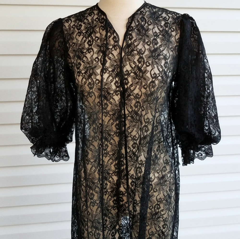 GOT SEXY??? Vintage Lace Peignoir Small